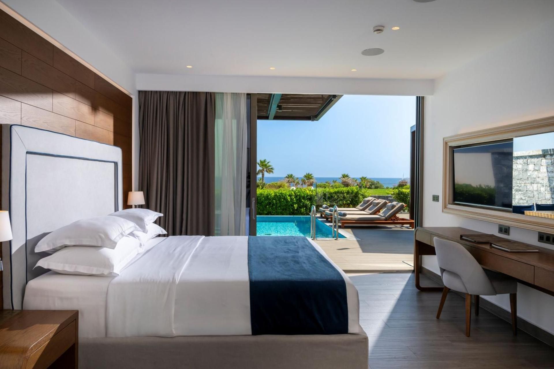 Executive Fitness Suite Sea View with Private Pool and Gym