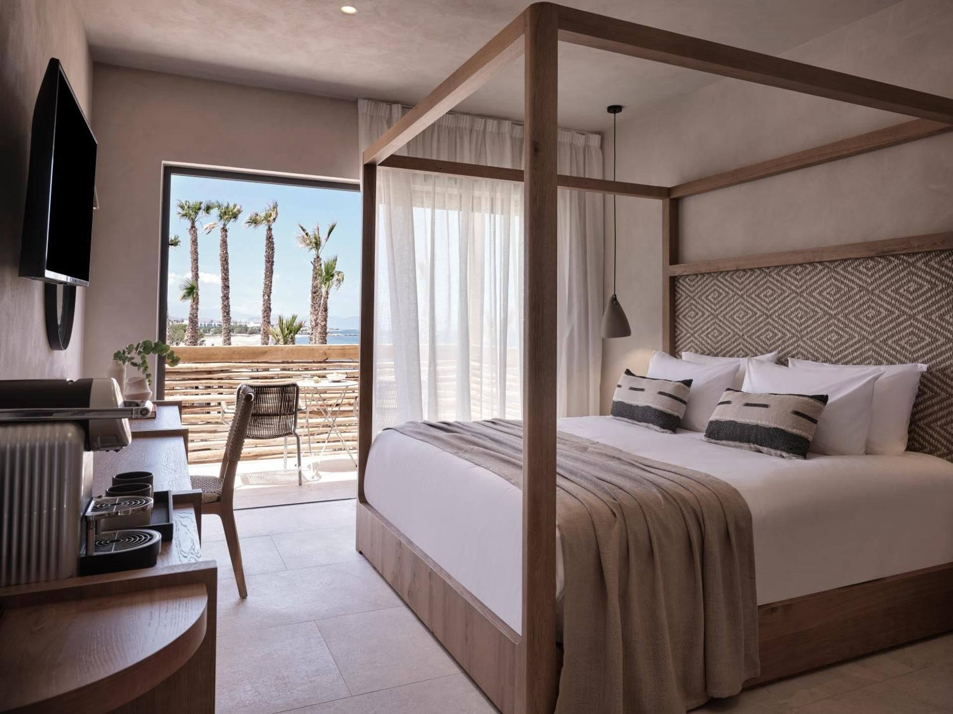 Luxe Room with Pool View 