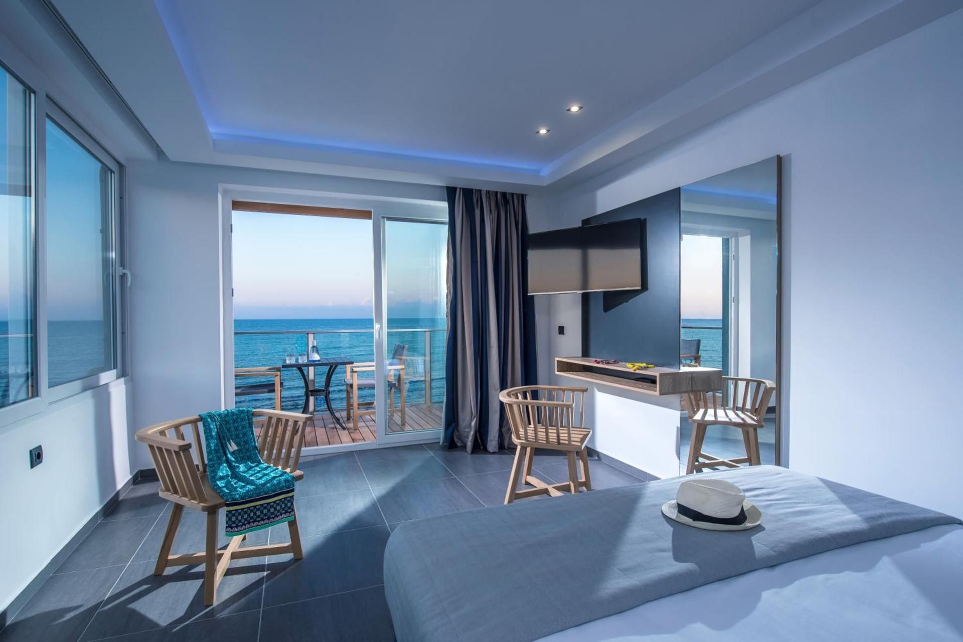 Deluxe Junior Suite - Seafront