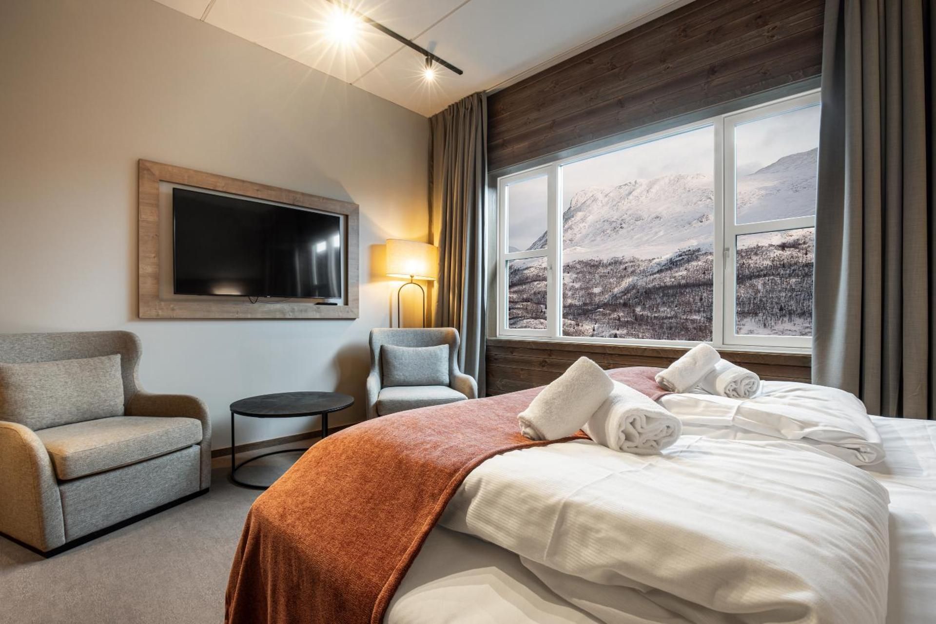 Double Room with Mountain View