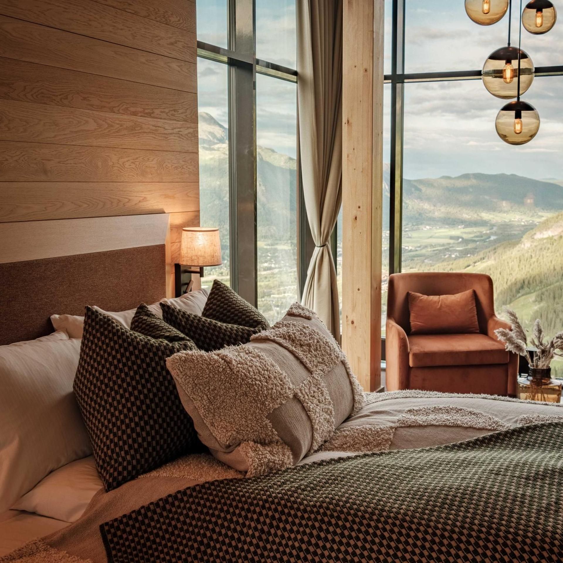 Suite with Mountain View