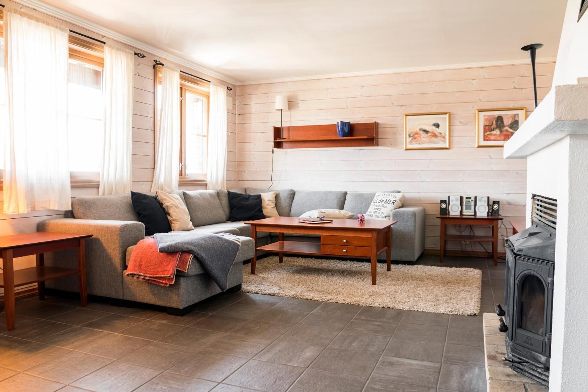Three-Bedroom Apartment (7 Adults)