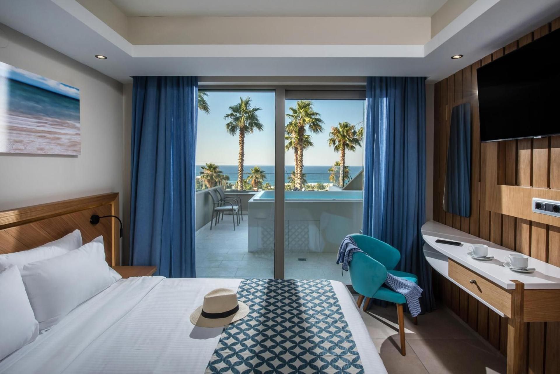 Suite with Outdoor Whirlpool