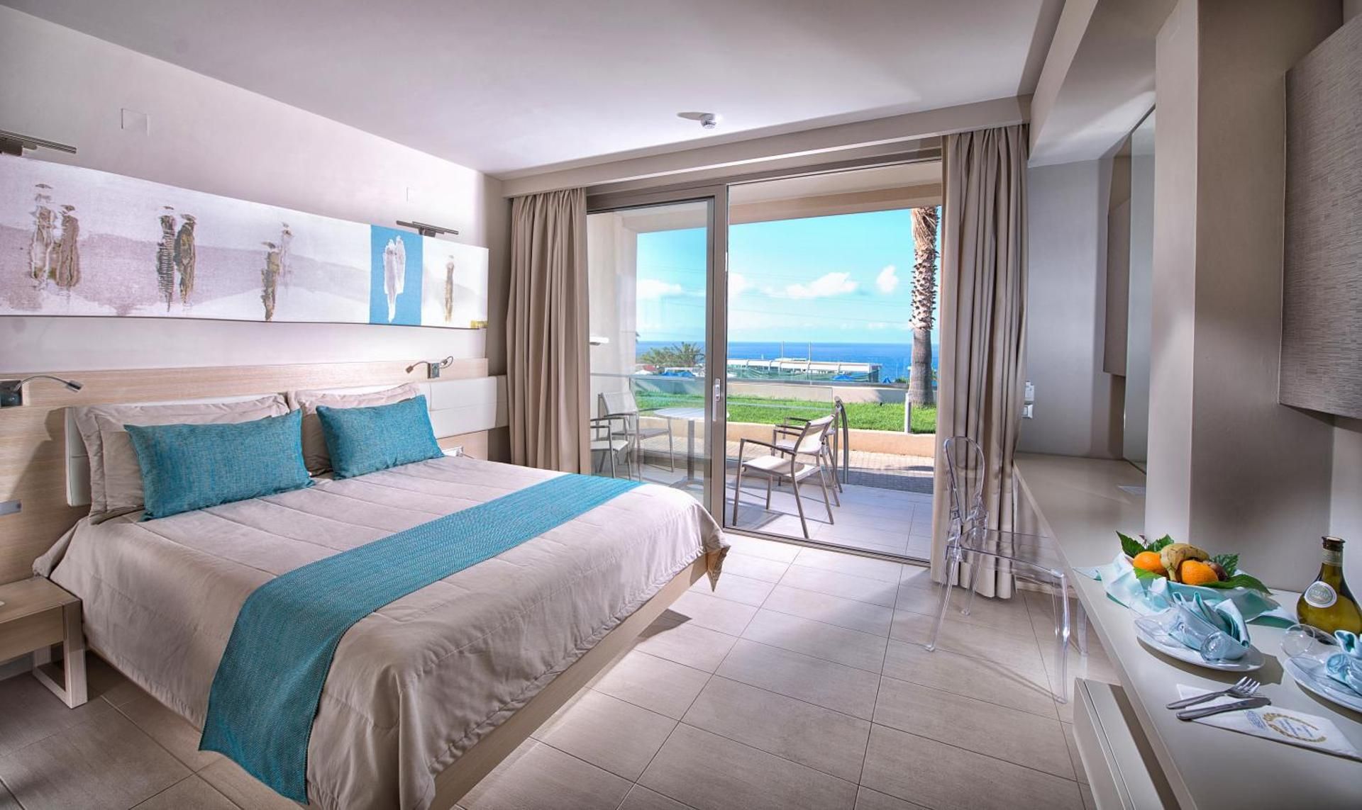 Superior Family Room with Sea View
