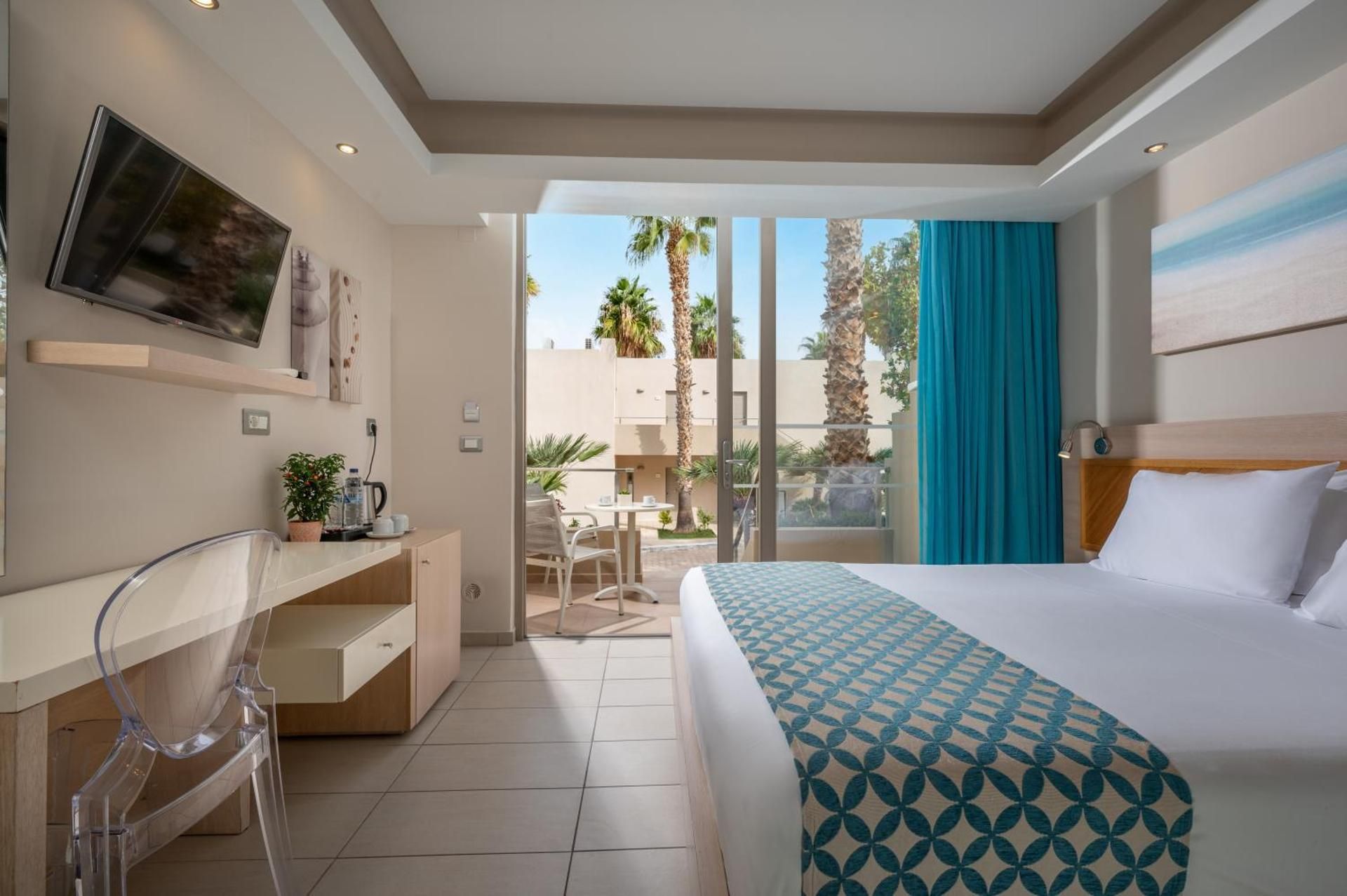 Premium Suite with Land View