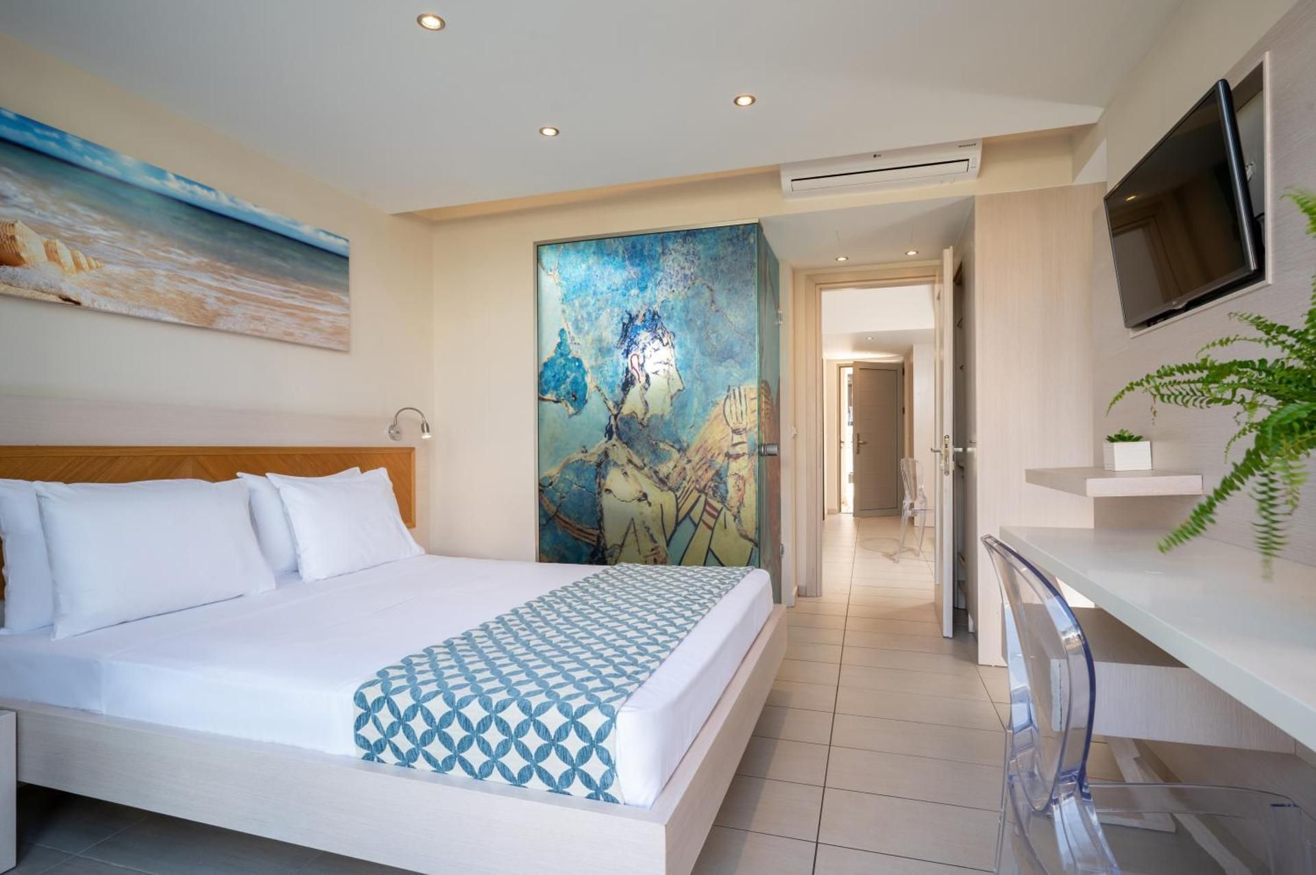 Deluxe Family Room with Land View