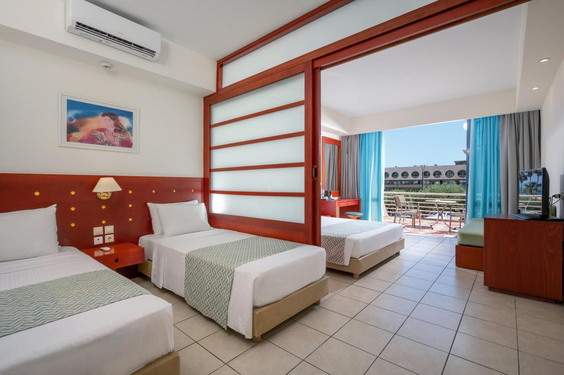 Economy Family Room with Land View (5 people)