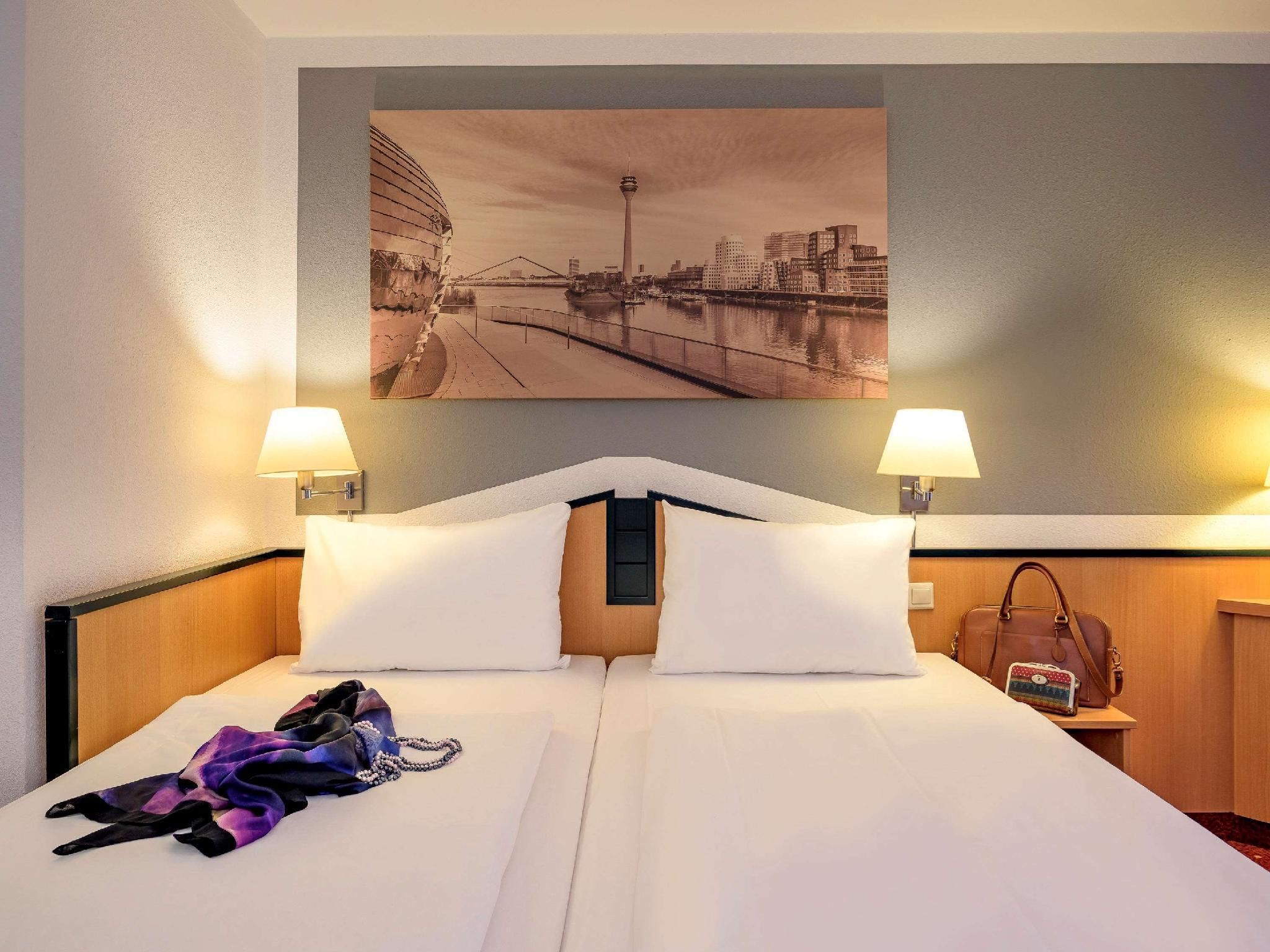Mercure Hotel Duesseldorf Ratingen Standard Twin Bed 2