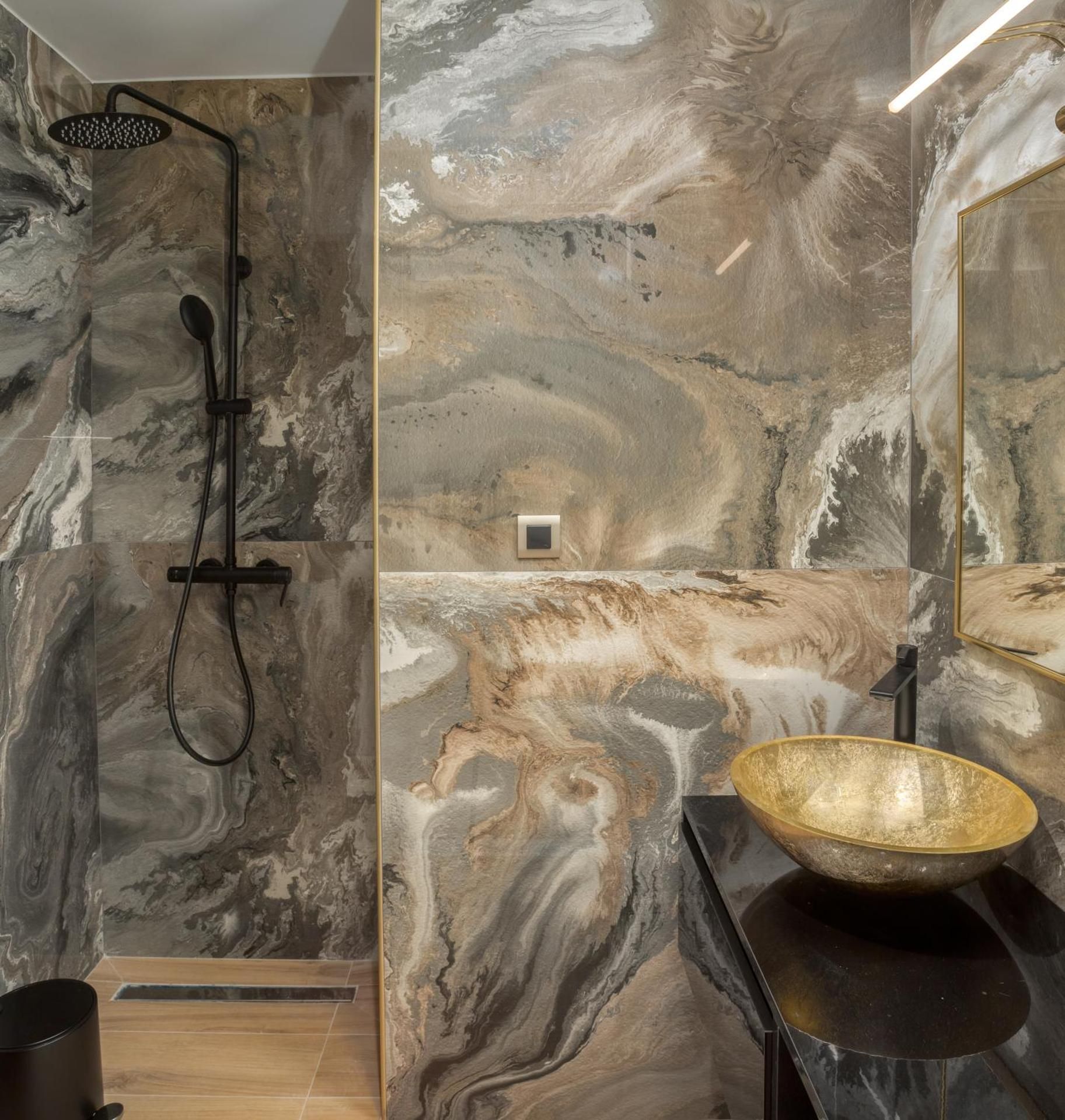Narang Suite with Jacuzzi
