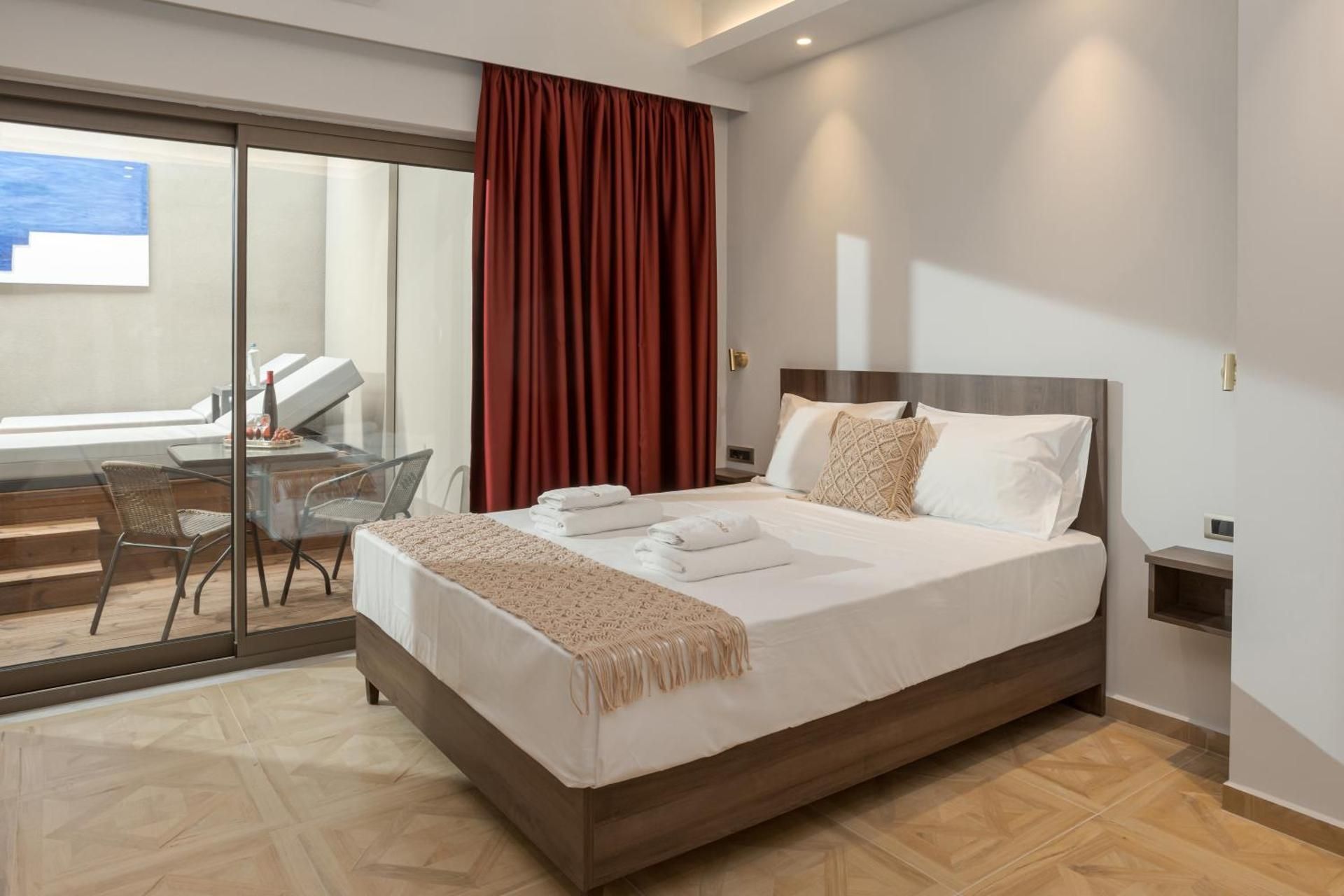 Iris Suite with Jacuzzi