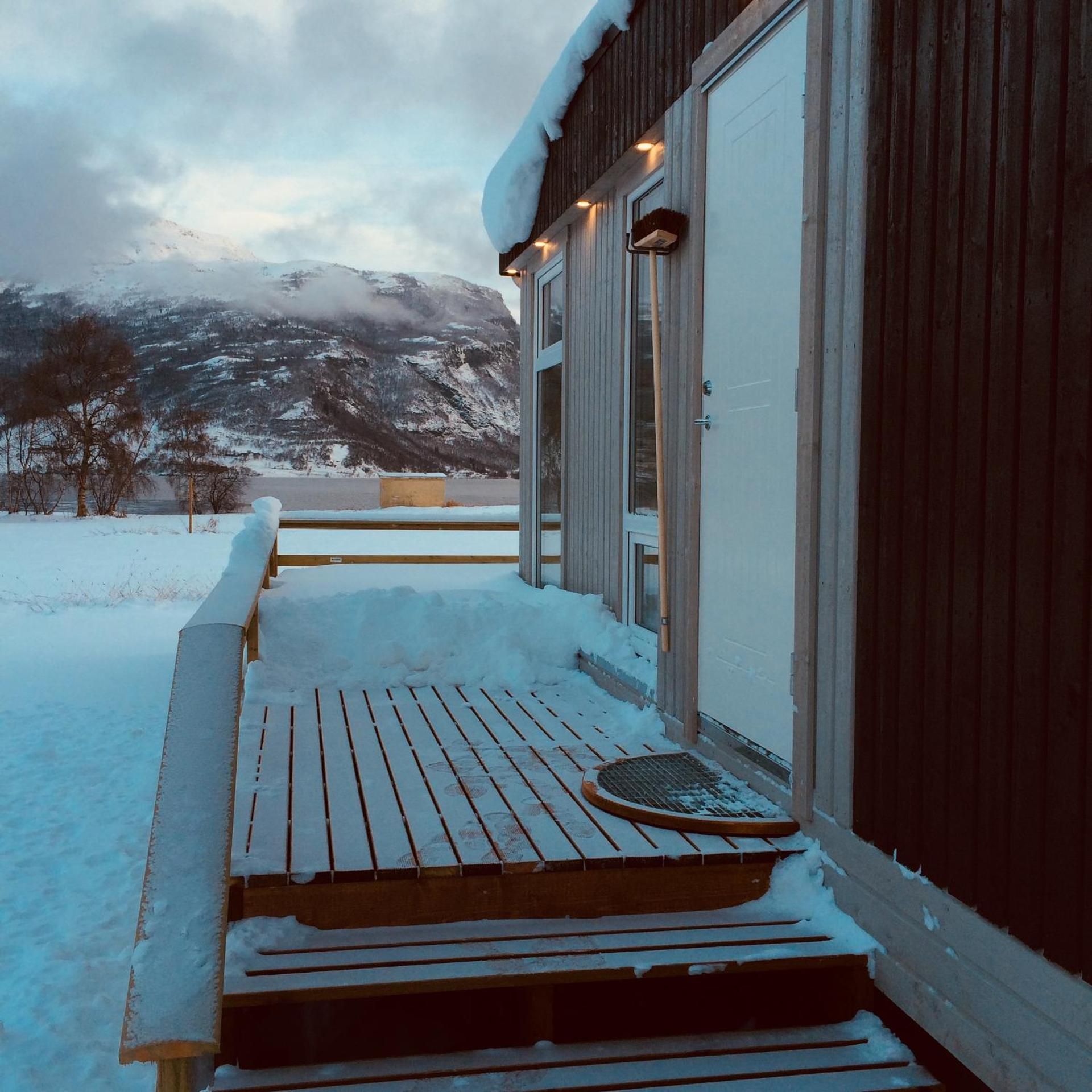 Apartment with Mountain View