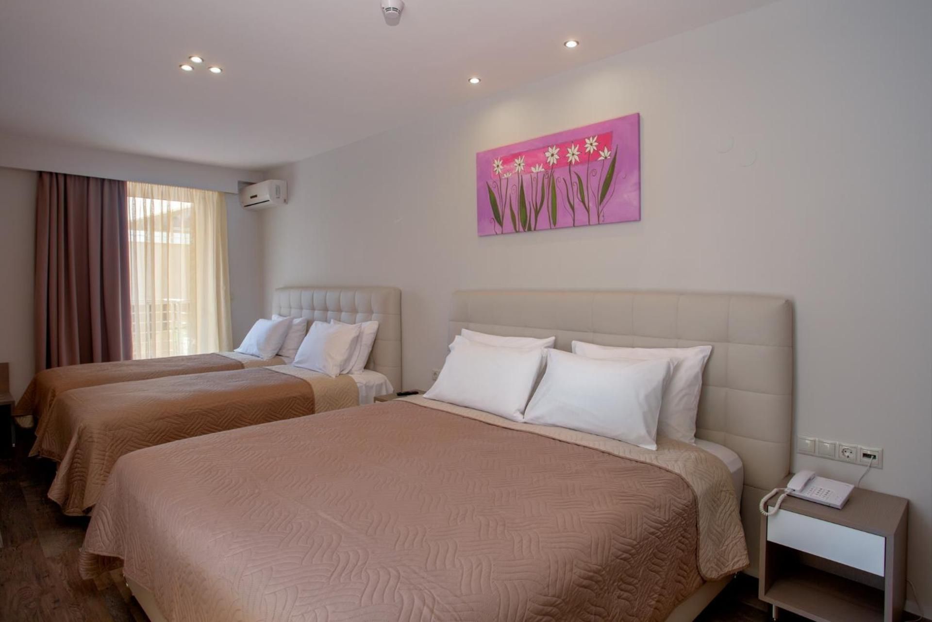 Deluxe Queen Room with Two Queen Beds