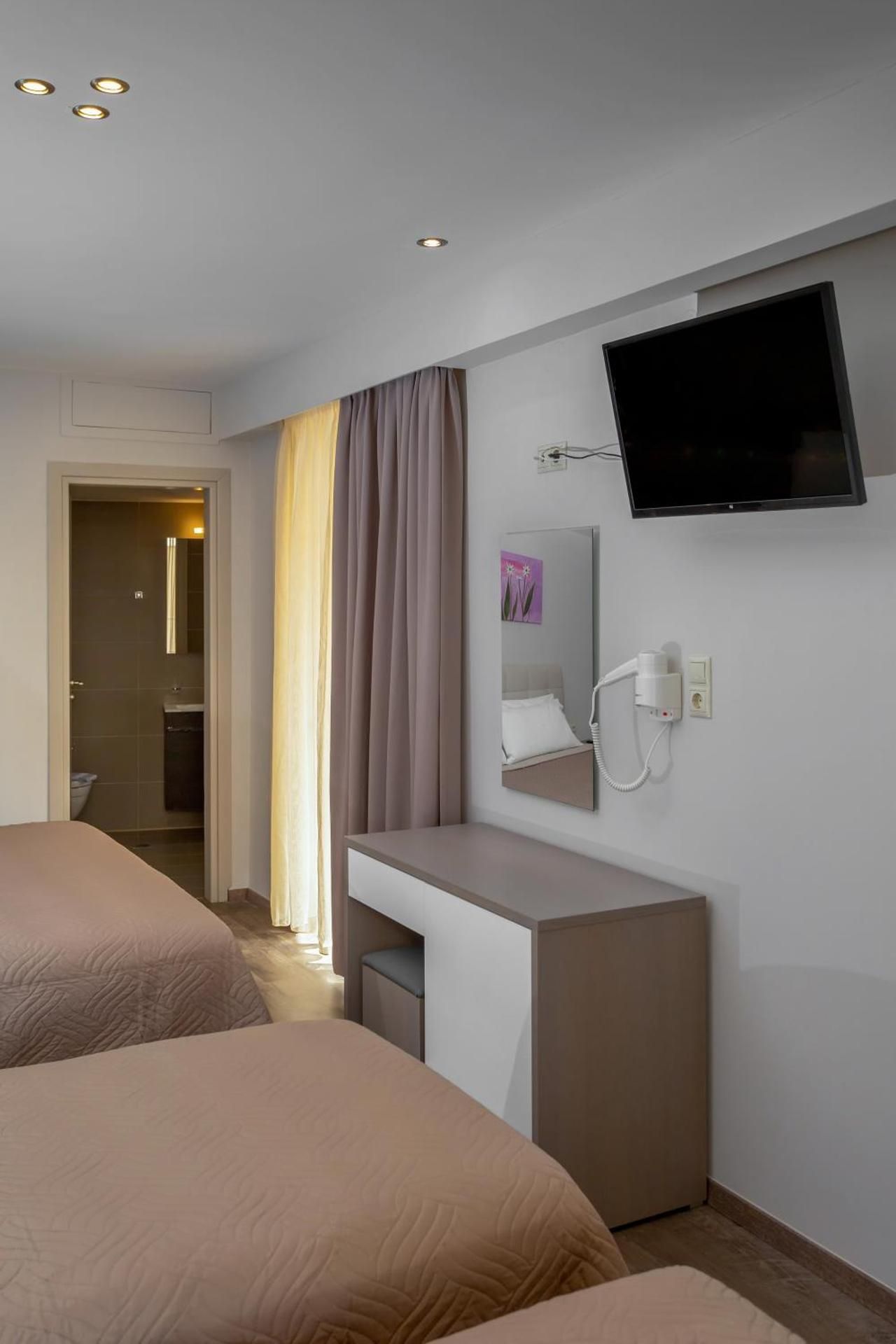 Deluxe Queen Room with Two Queen Beds