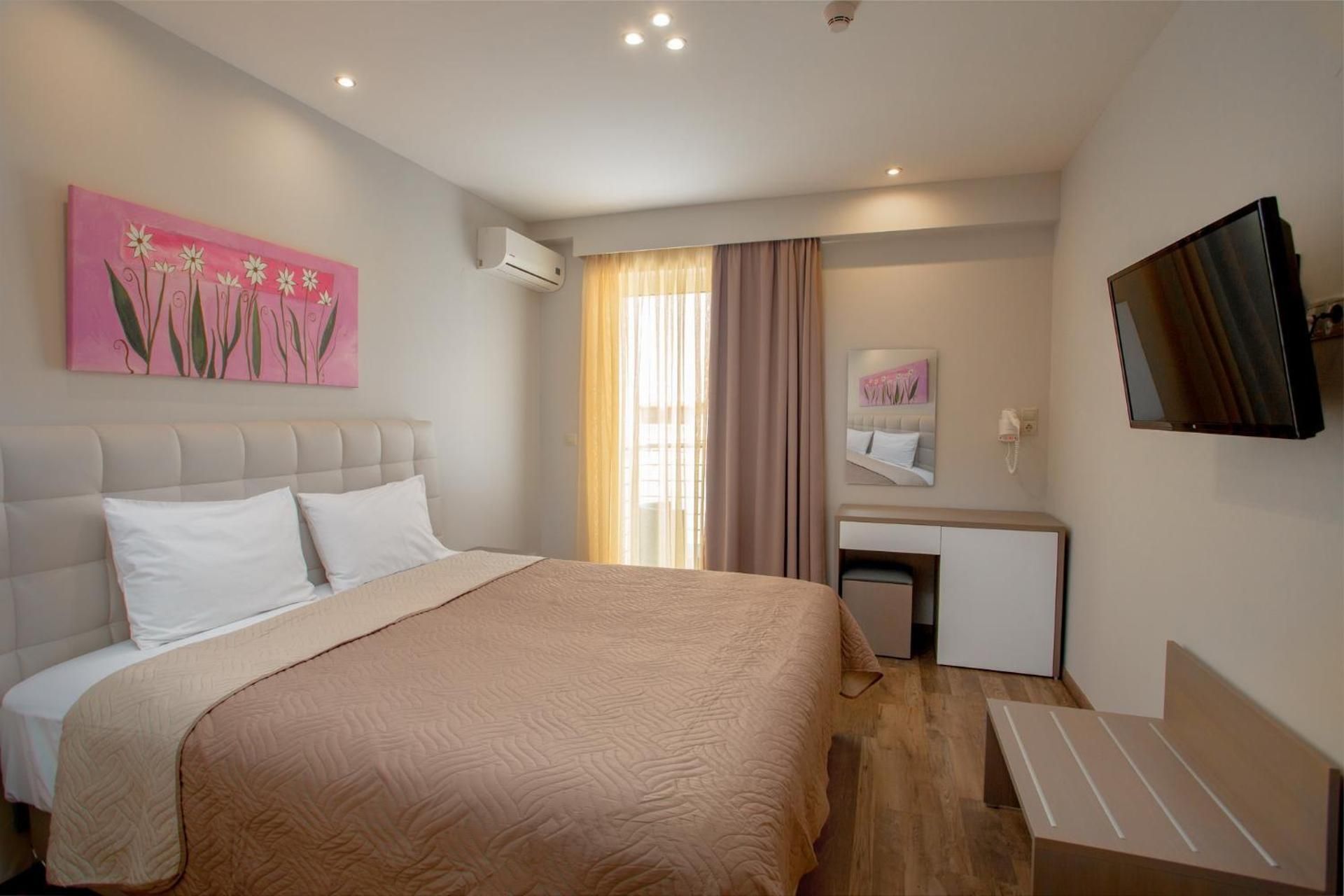 Deluxe Double or Twin Room with City View