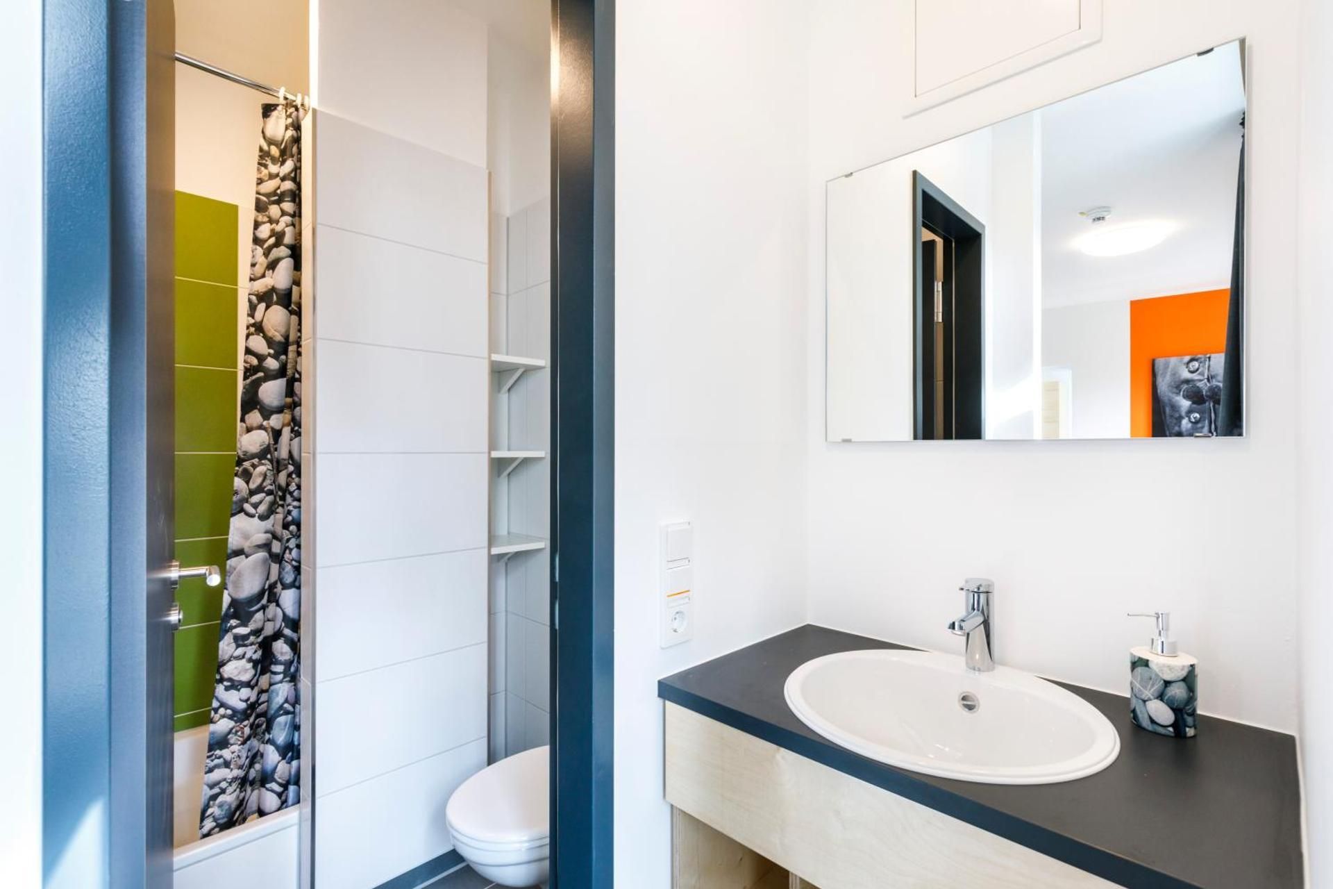 Family, Private Bathroom