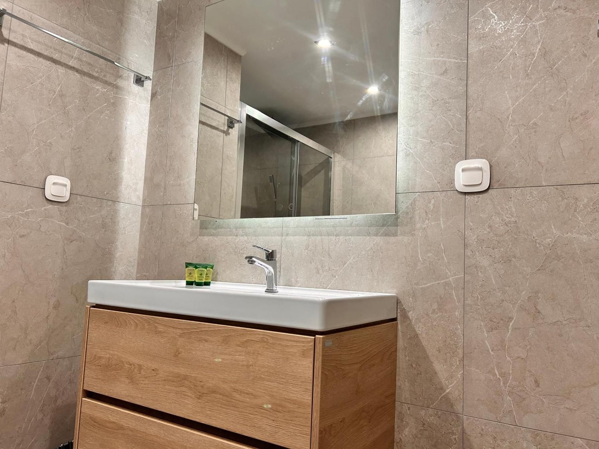 One-Bedroom Deluxe Apartment