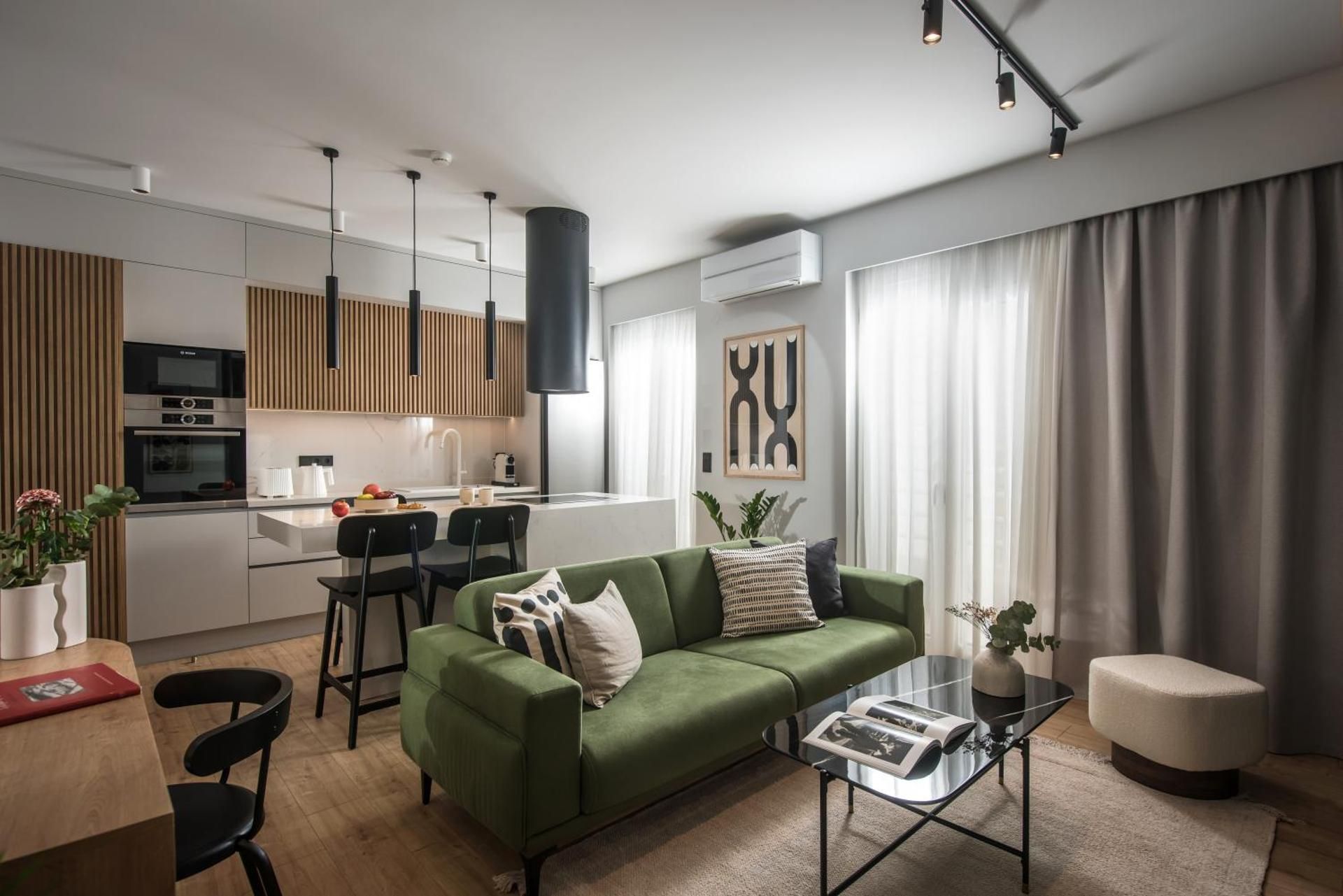 Deluxe King Suite