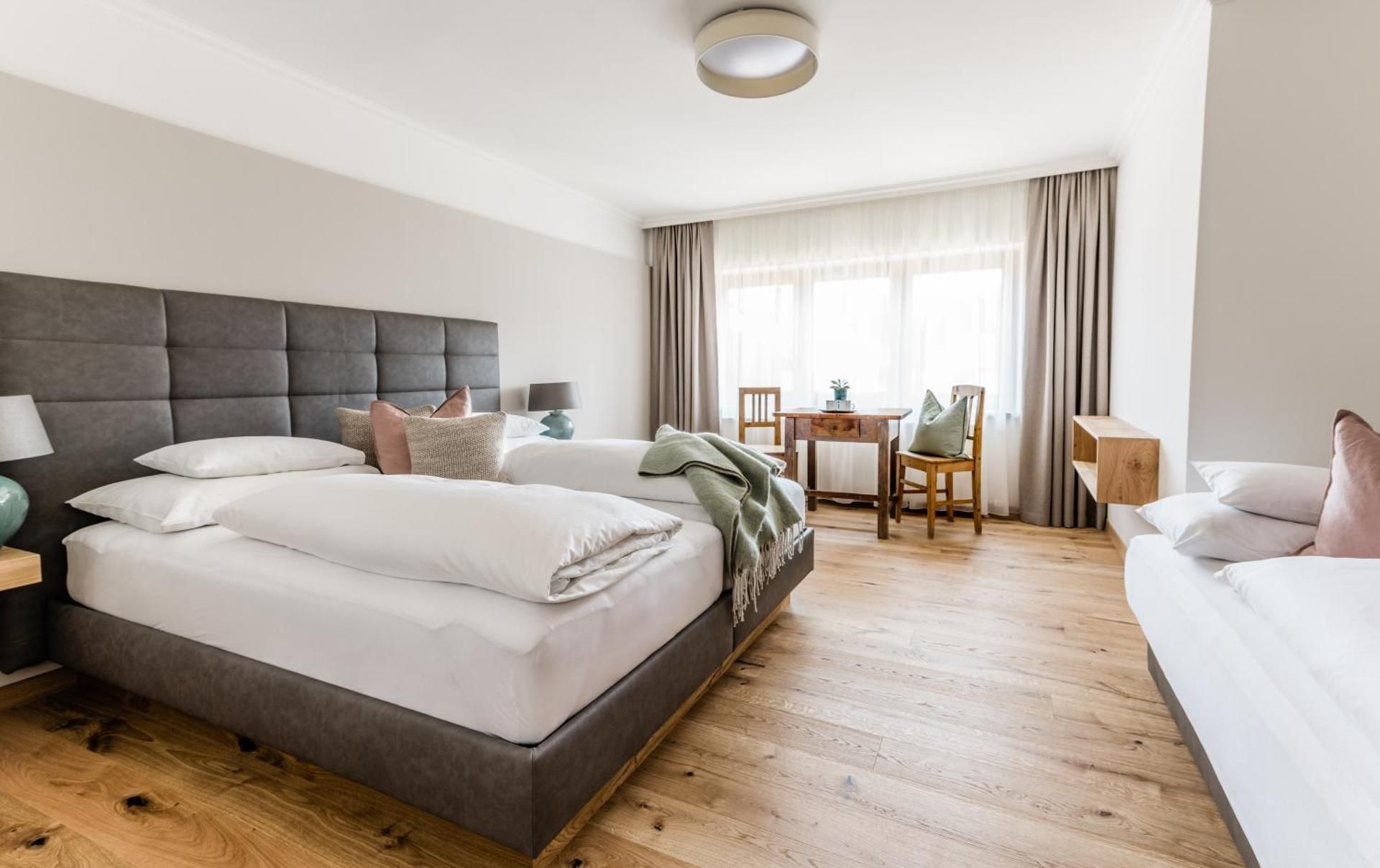 Triple Room with Mountain View