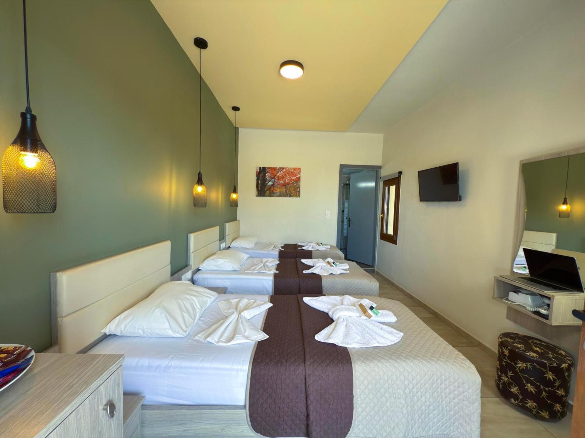 Triple Room with Terrace
