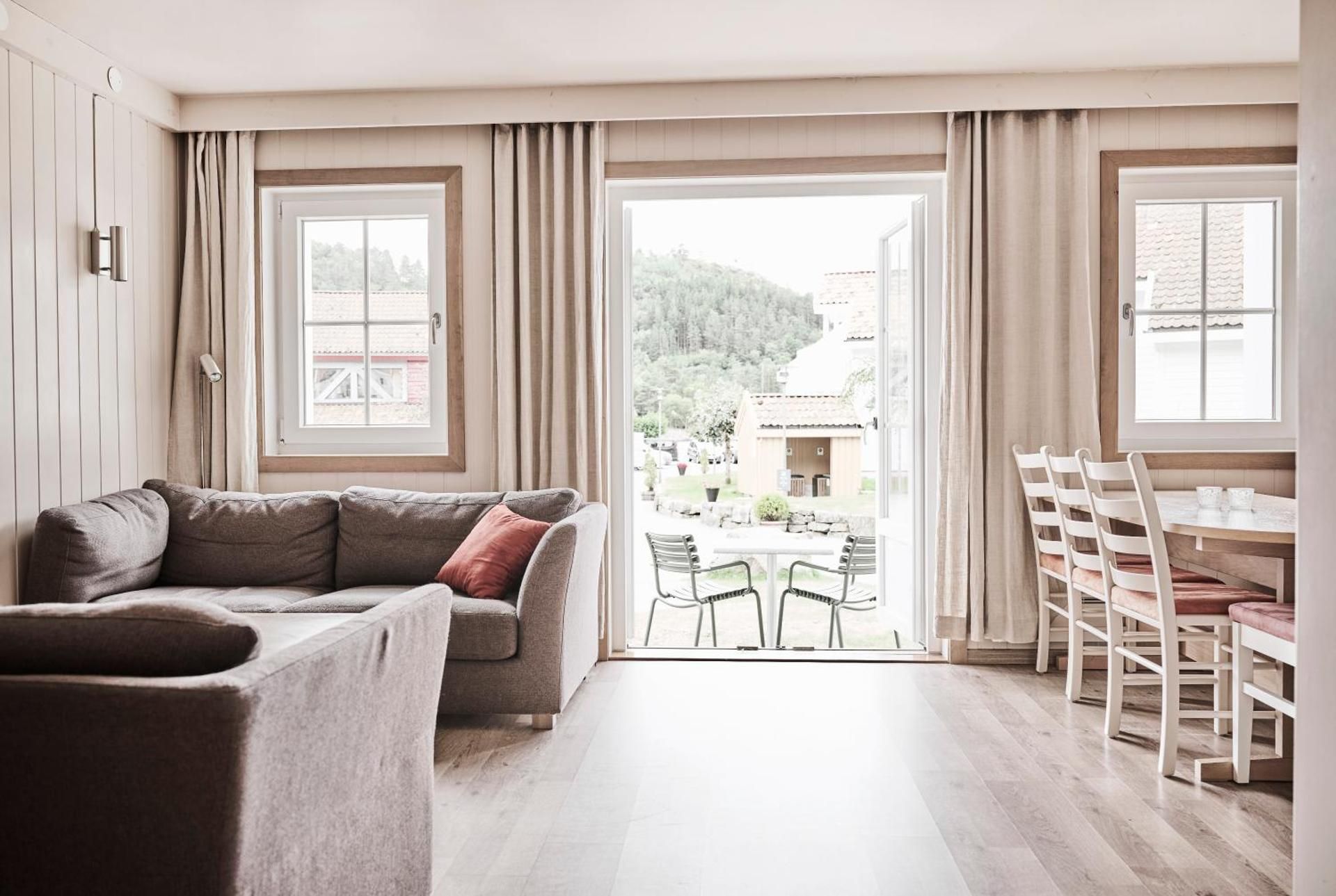 Four Bedroom House, Resort View 