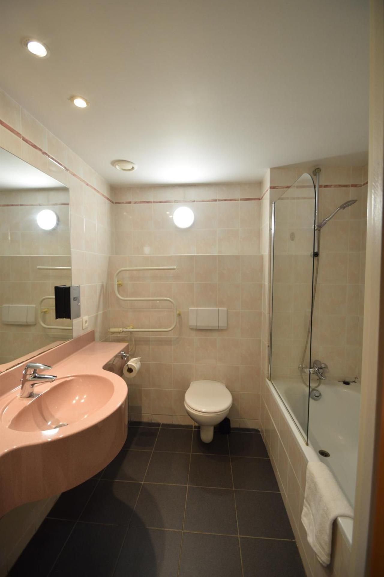 Sleep & Go Brussels Expo Hotel Budget Double Room 3