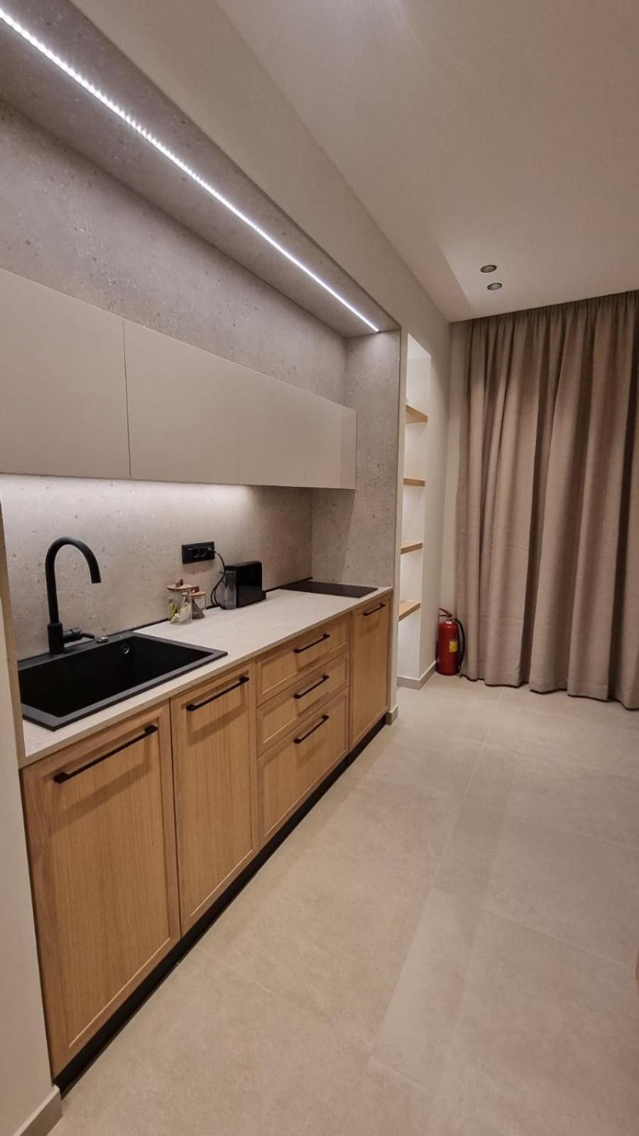 Superior One-Bedroom Apartment