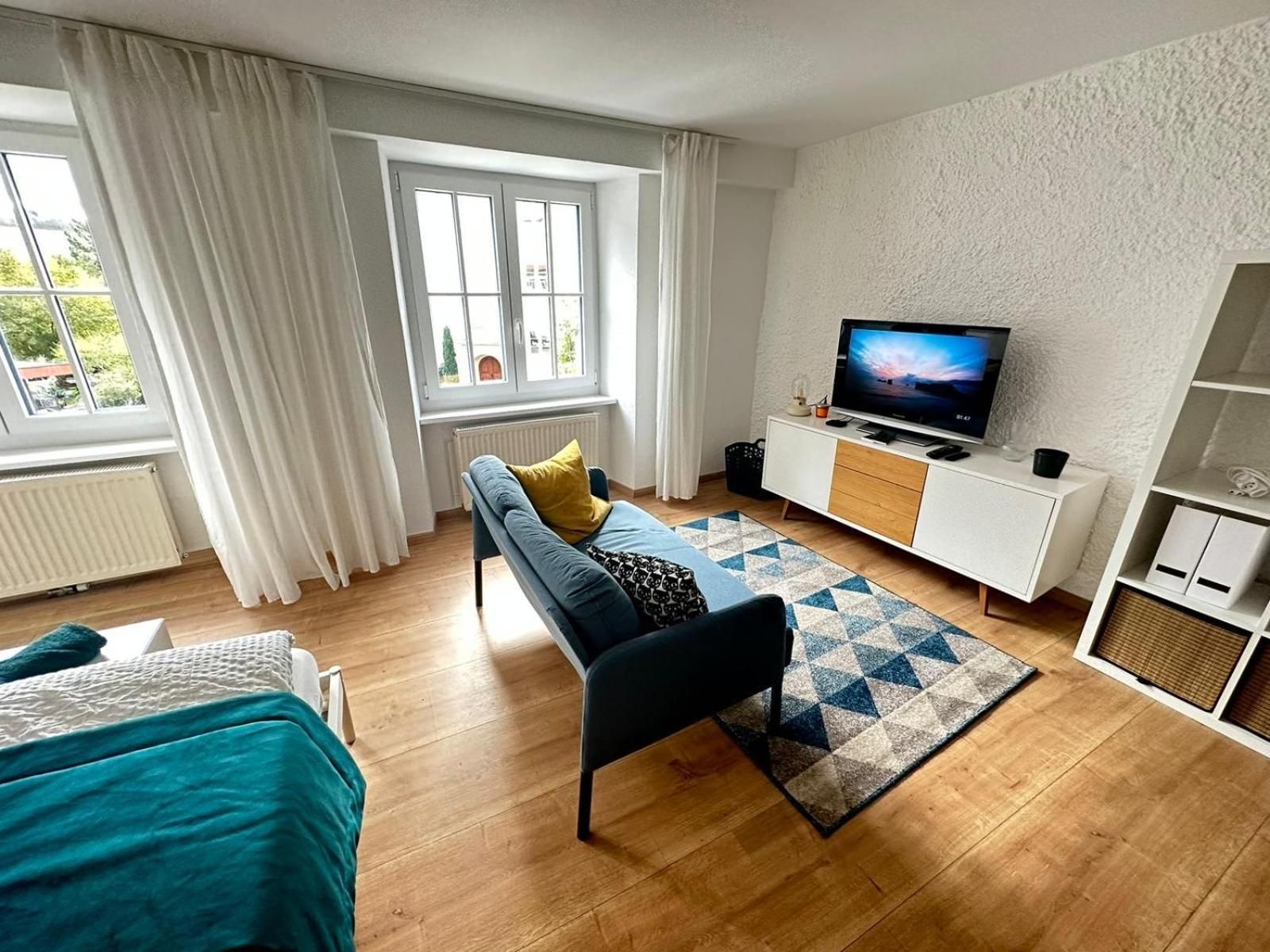 Deluxe Studio