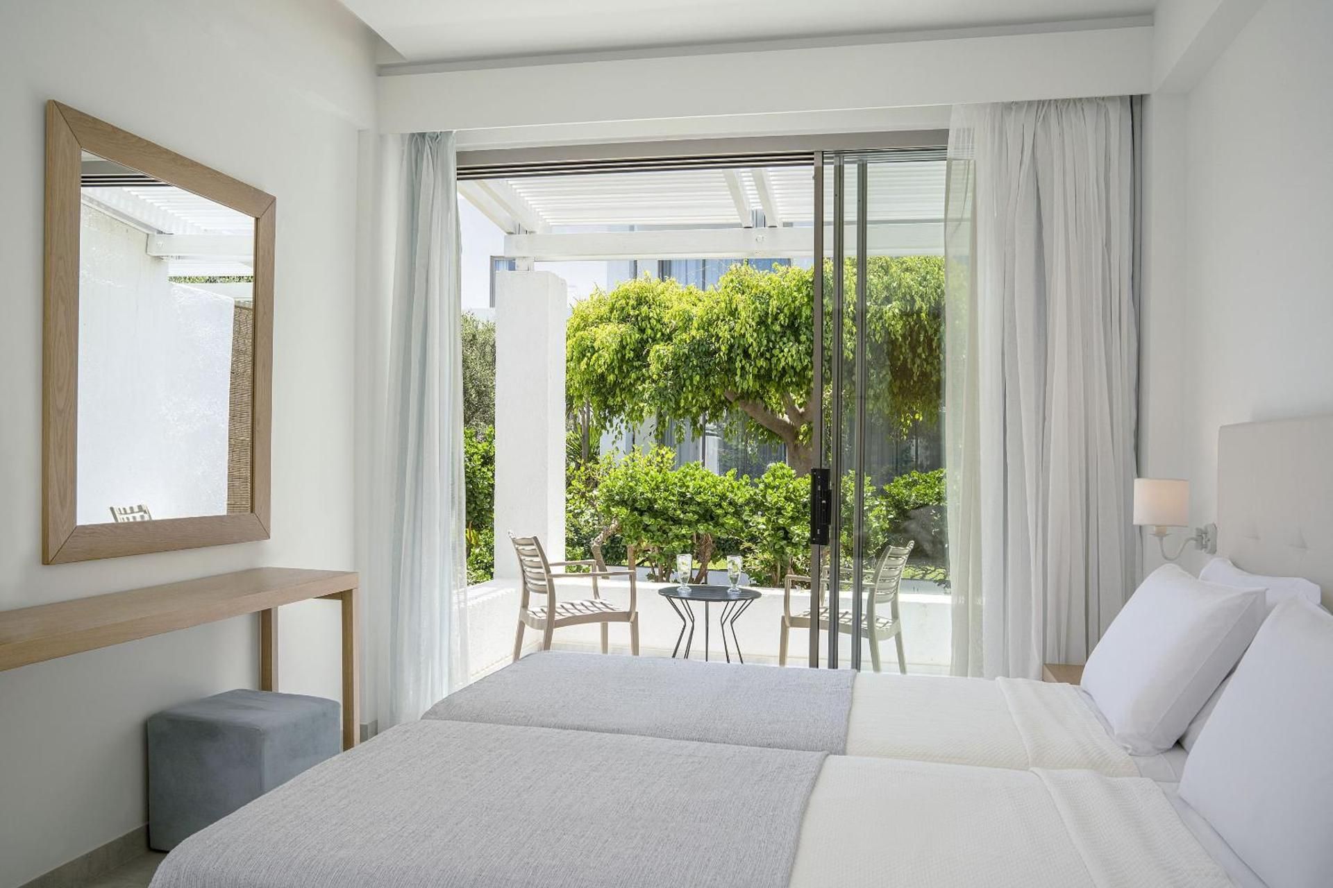 Triple Room with Garden View