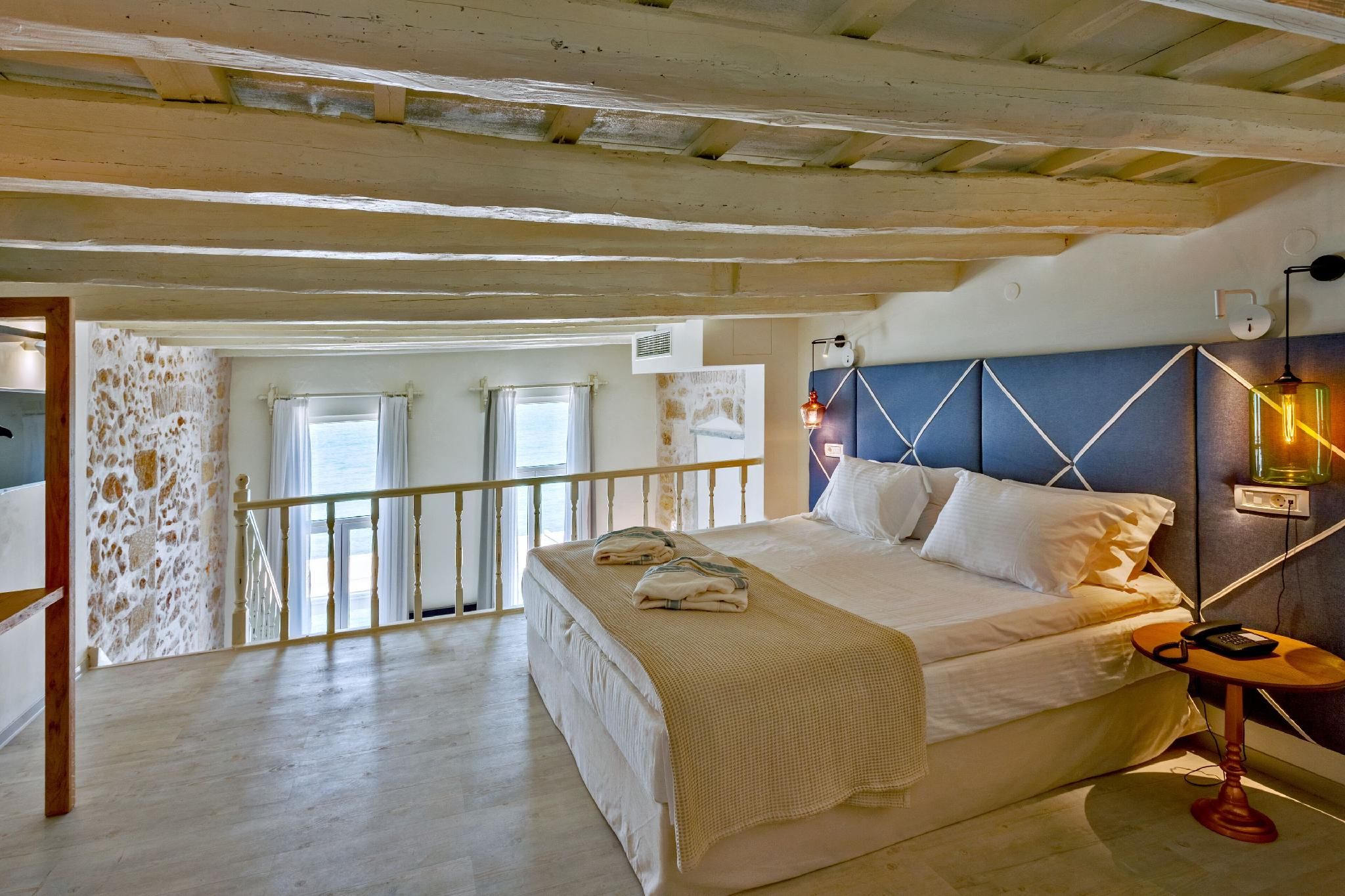 Suite with Pool View - Split Level