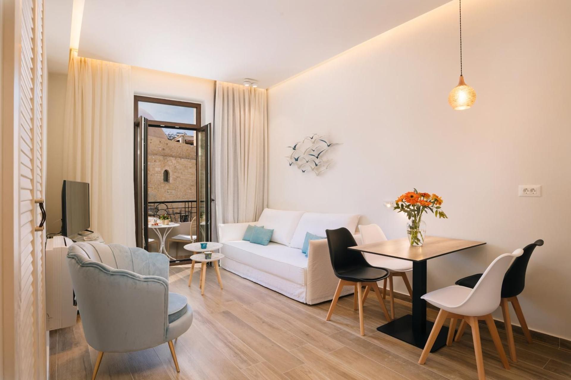 Junior Suite (2 Adults)