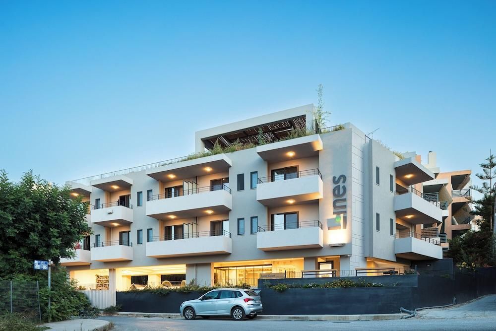 Lines Concept Accommodation