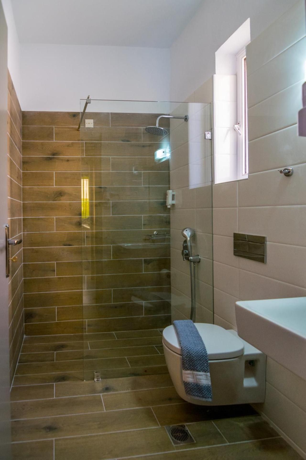 Superior One-Bedroom Apartment with Pool View
