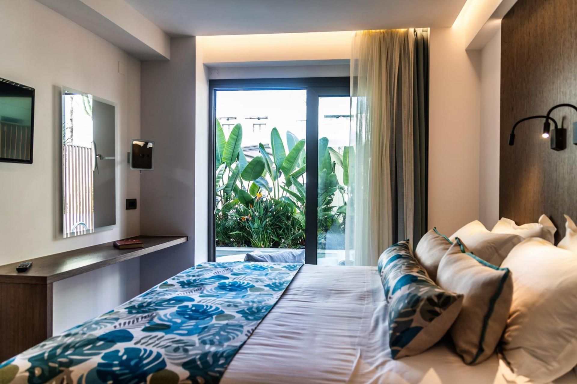 Junior Suite With Private Pool