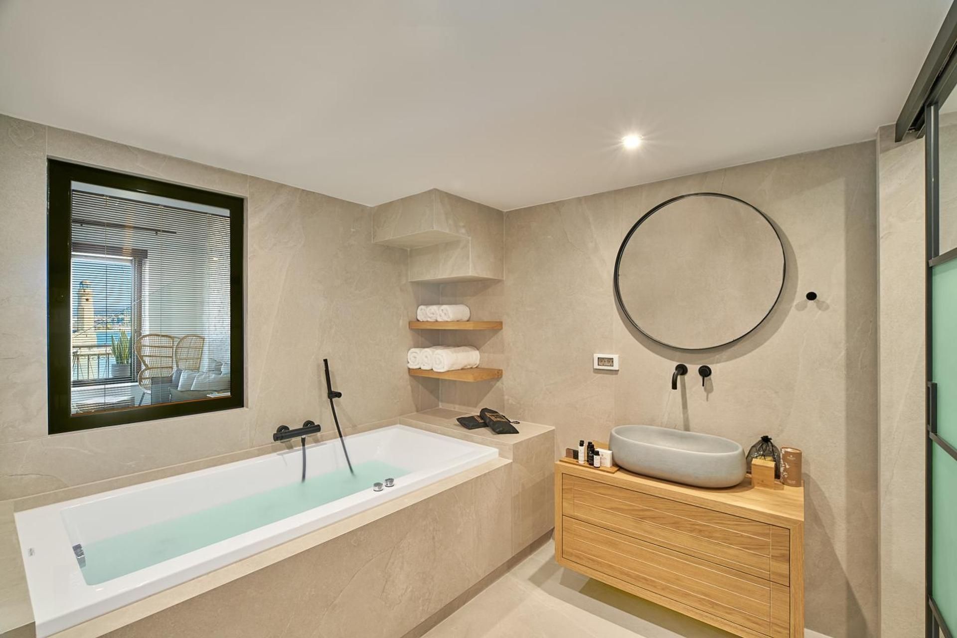 King Suite with Spa Bath