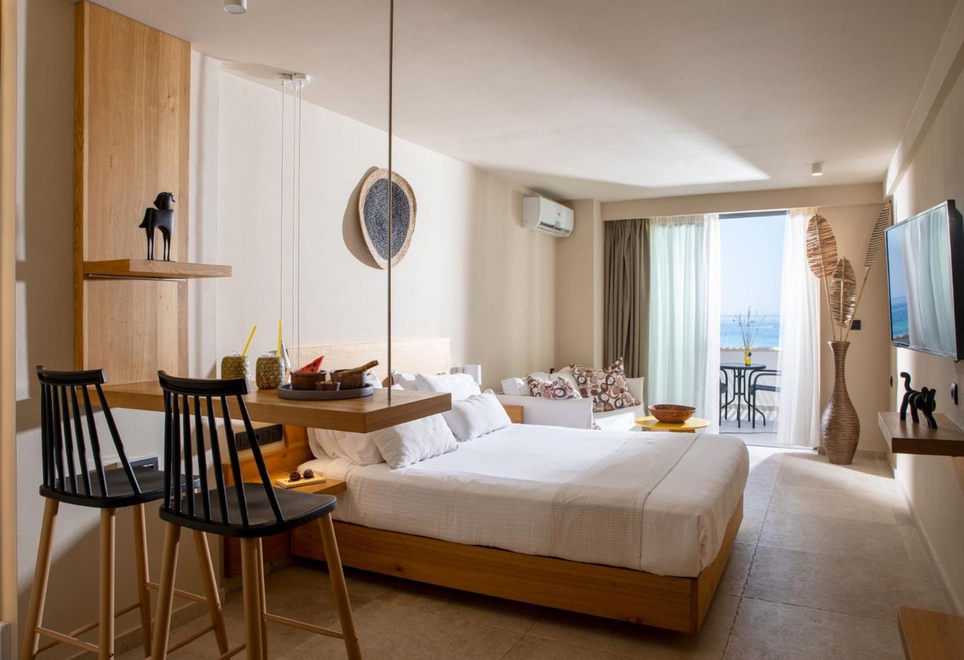 Deluxe Suite with Sea View