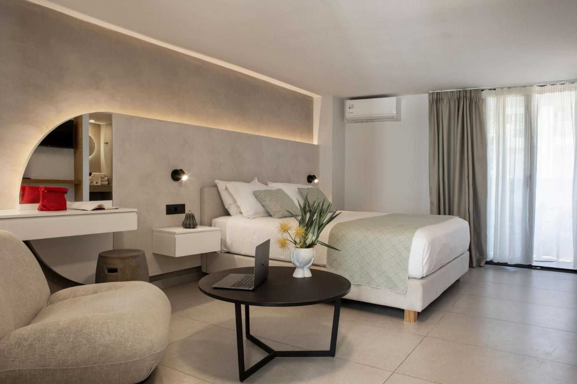 Superior Suite with City View