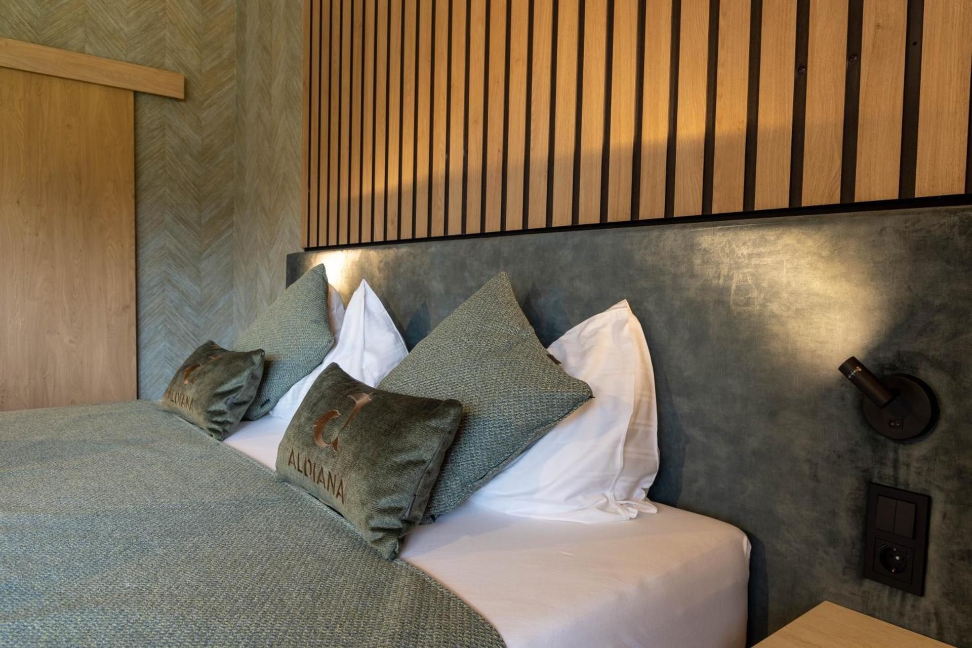 Junior Suite with Mountain View