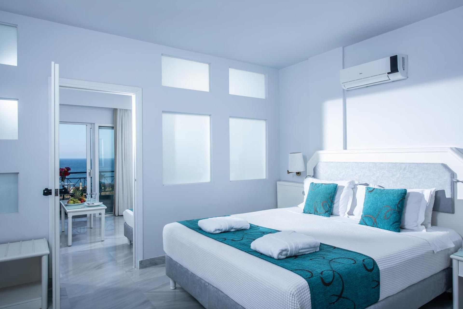 Junior Suite (2 Adults + 2 Children)