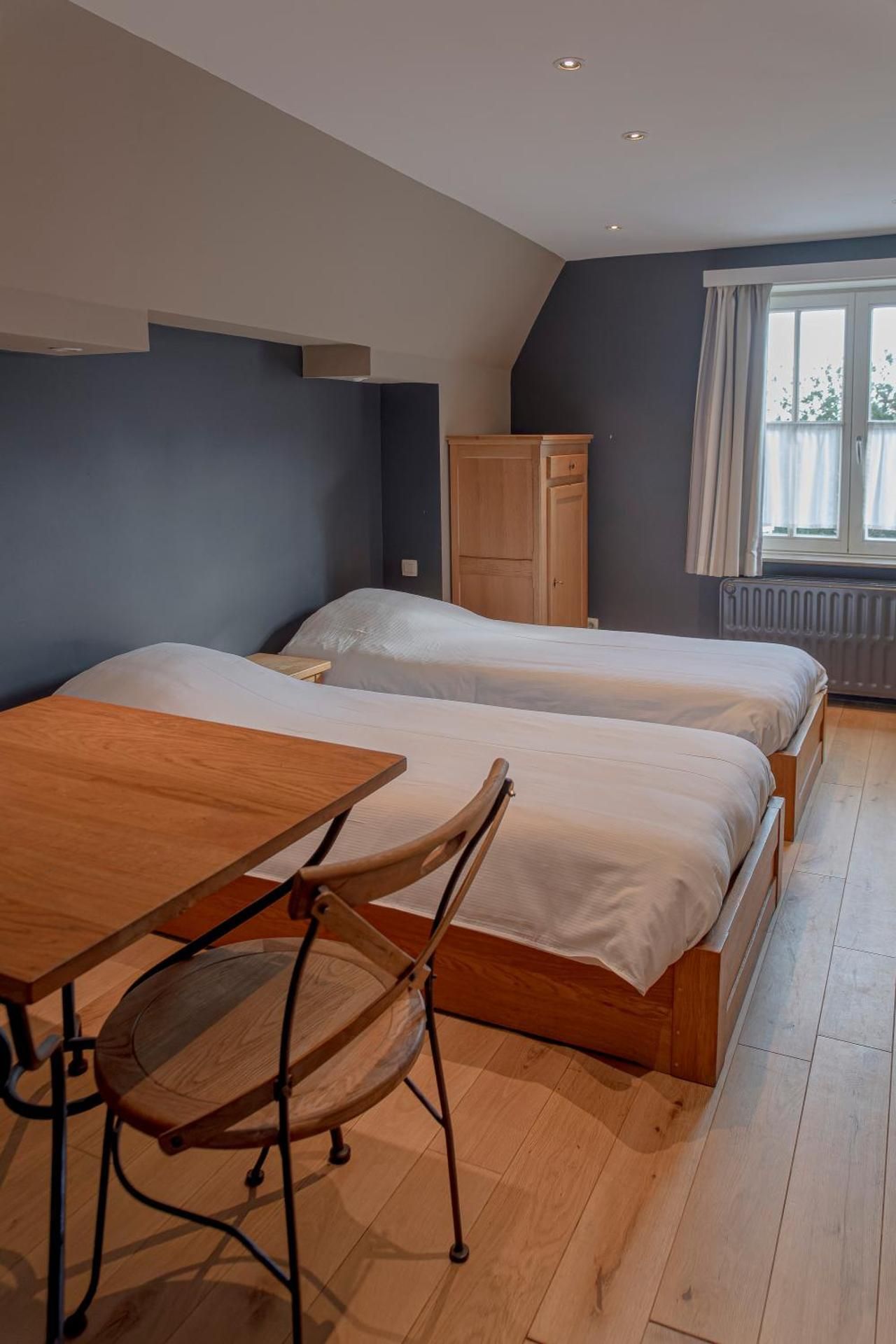 Twin Room with Street View
