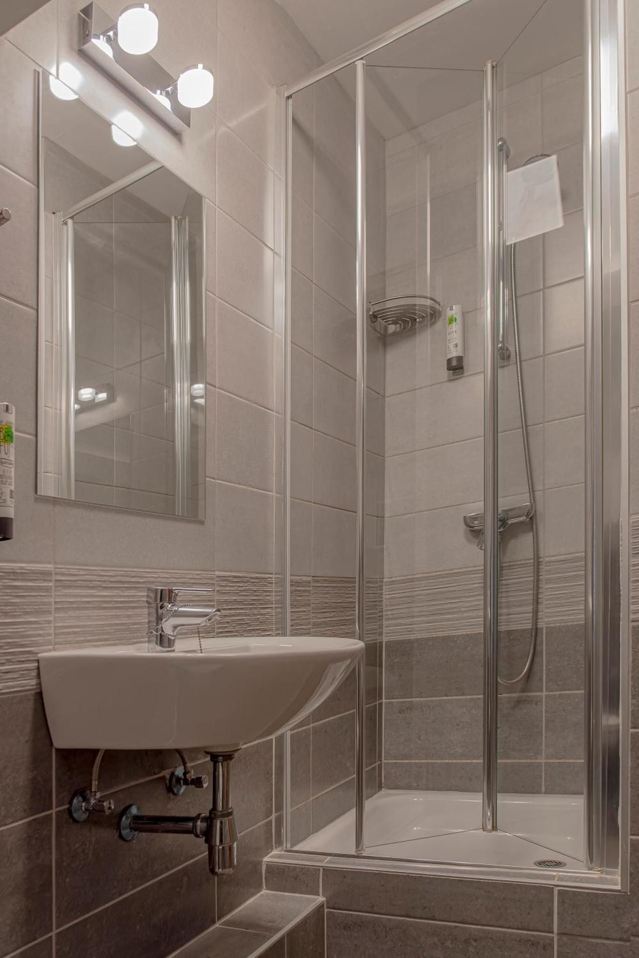 Double Room with Street View