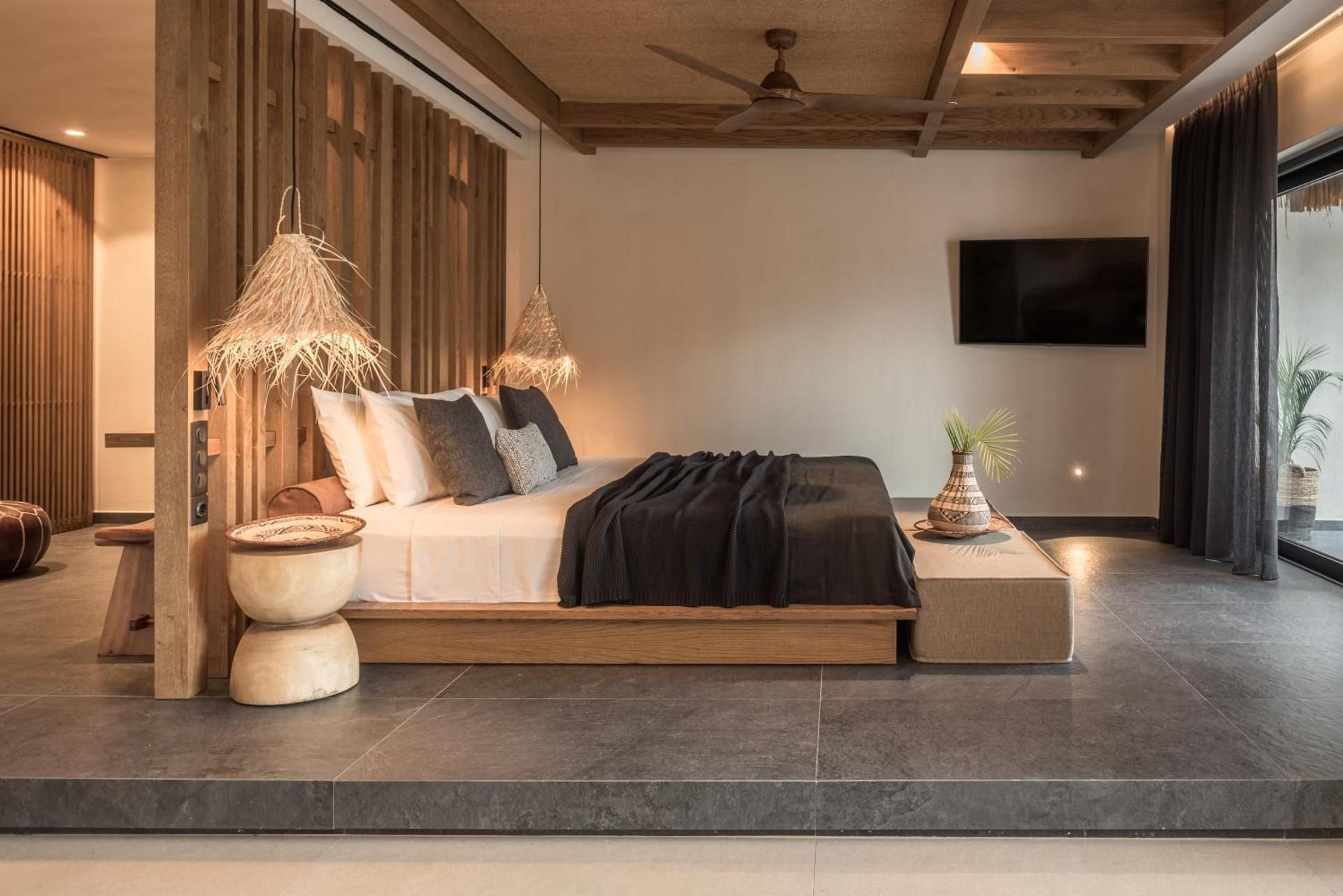 Deluxe Suite with Jacuzzi
