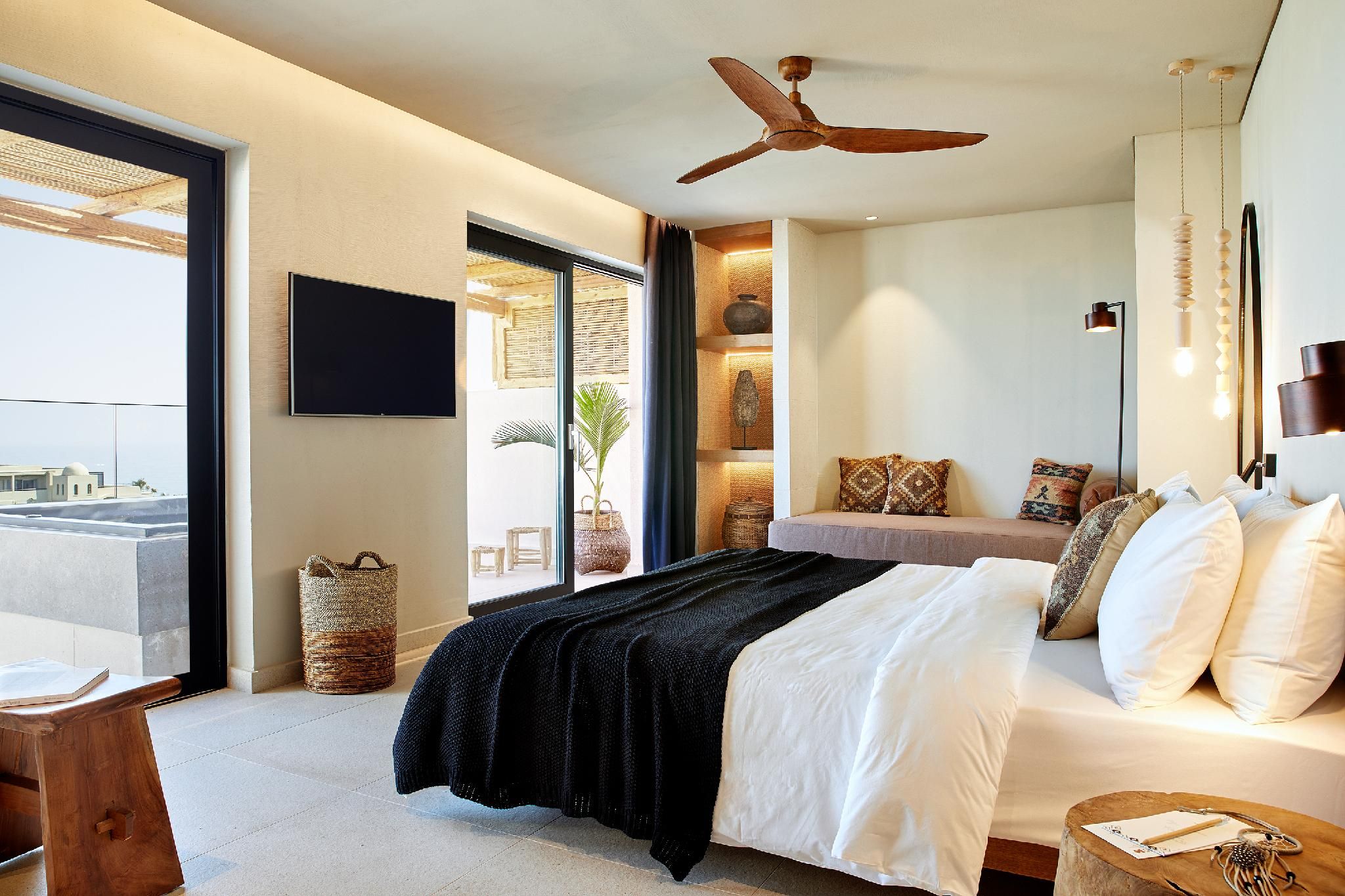 Superior Room with Outdoor Jacuzzi