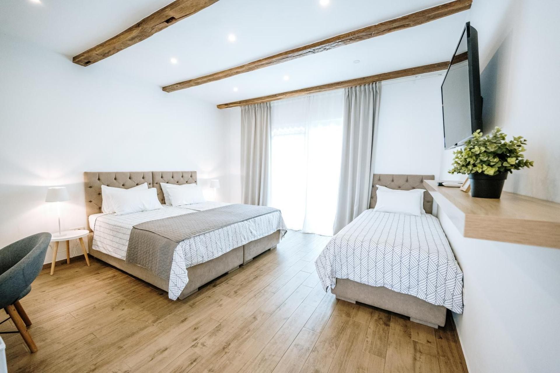 Triple Room with Pool View