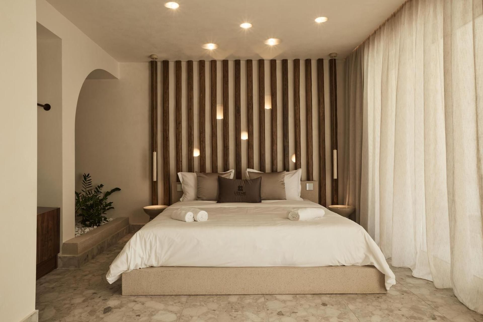 Spa Retreat Suite with Private Pool & Indoor Hydromassage Bathtub