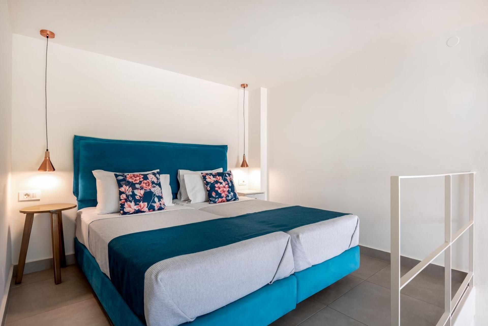 Executive Loft Suite Inland View
