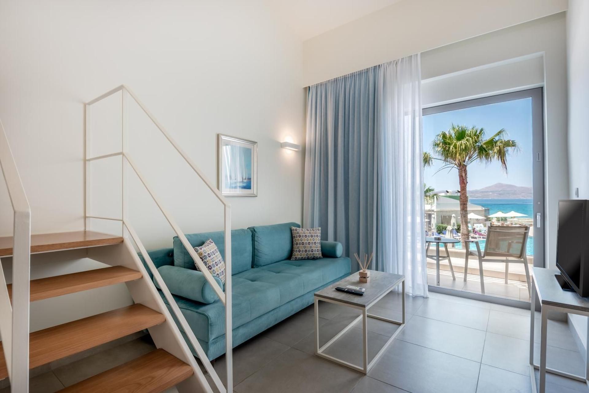Executive Loft Suite with Pool View/ Sea View