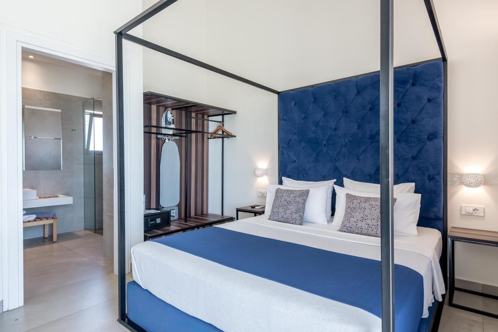 Superior Suite with Sea View and Spa Bath