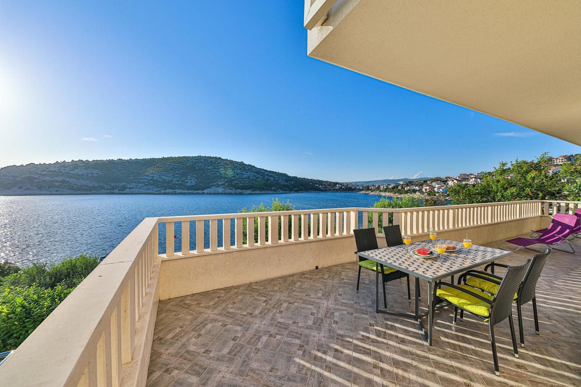 One-Bedroom Apartment with Sea View