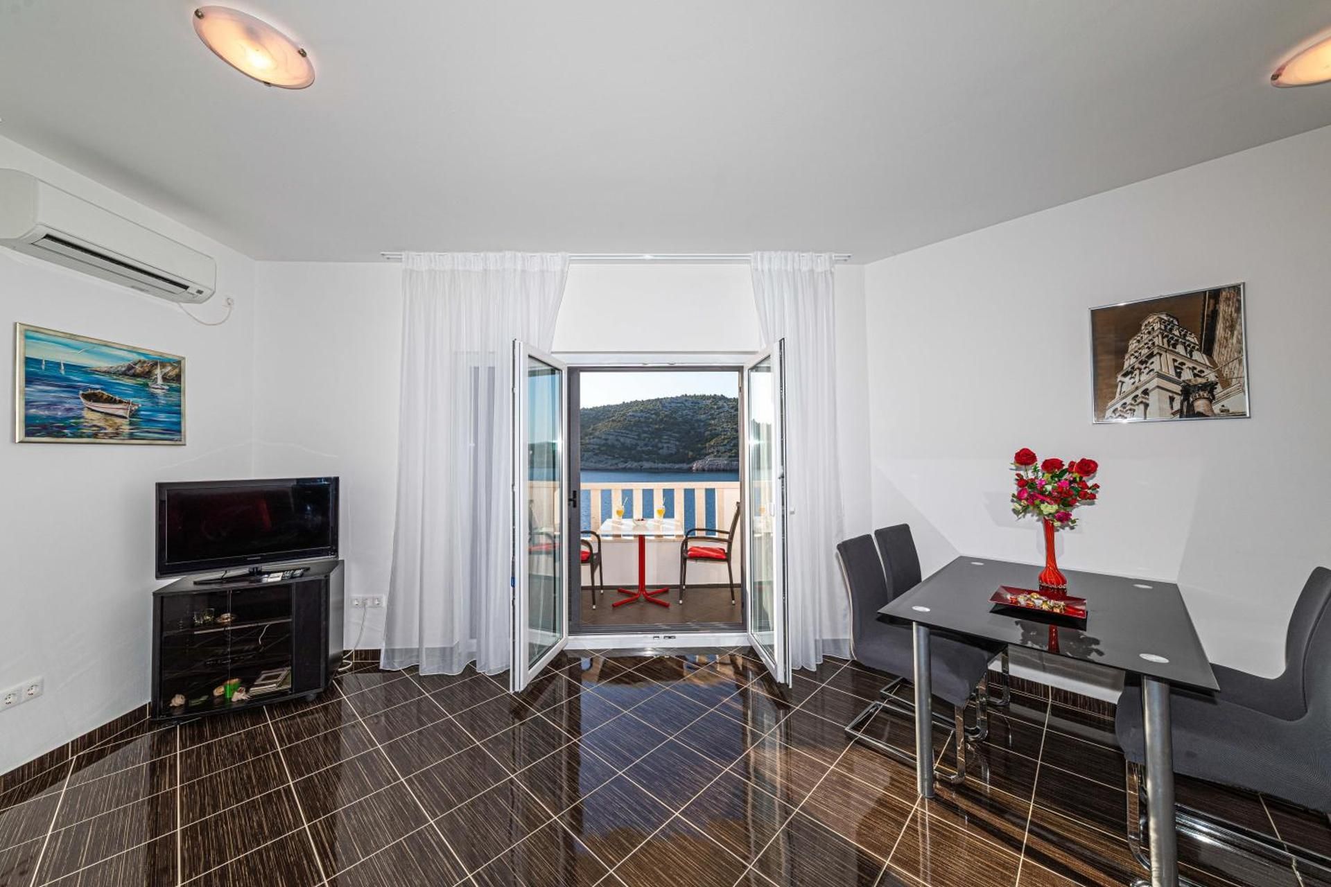 Apartment with Sea View