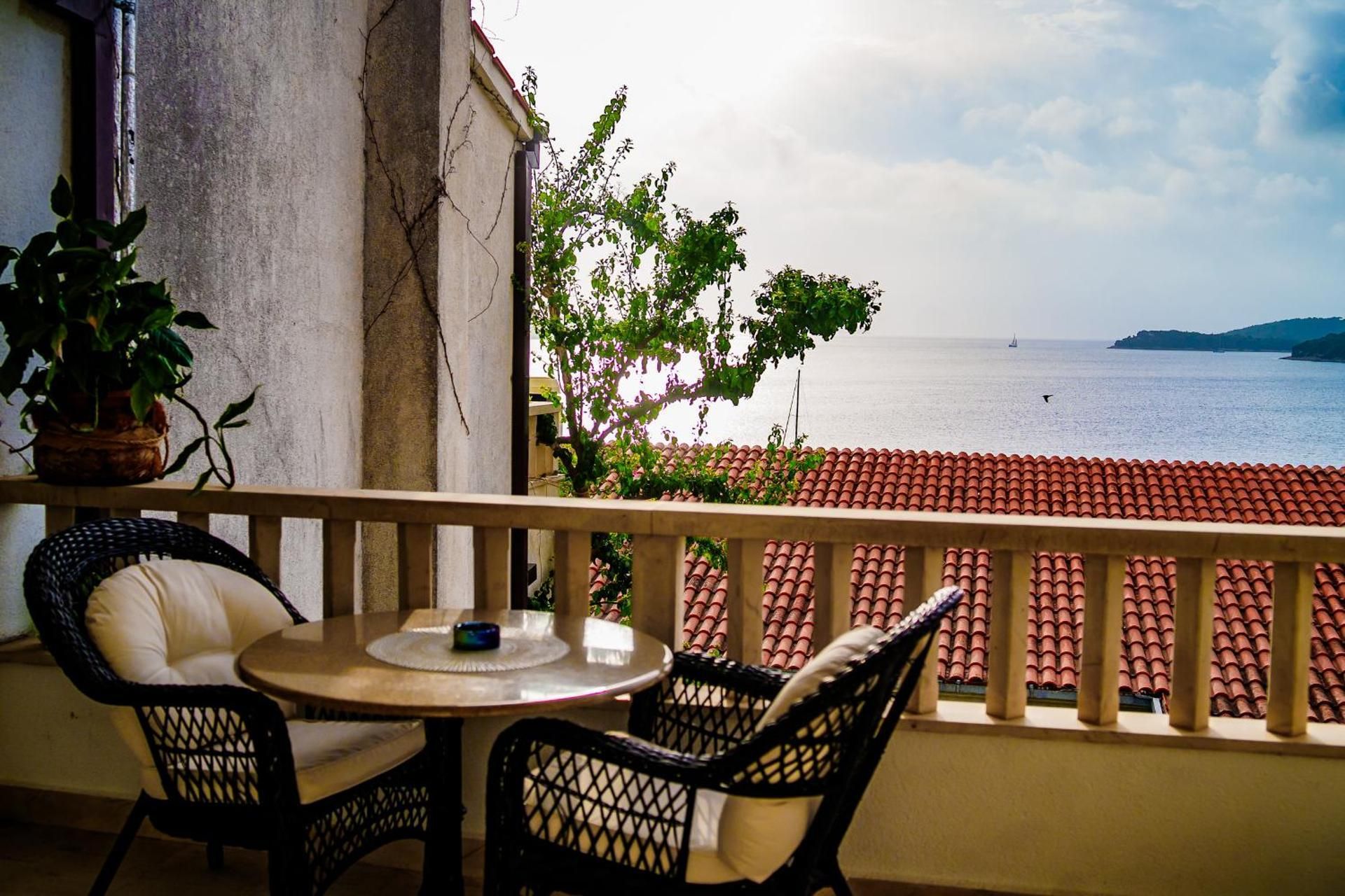 Studio Apartment with Sea View